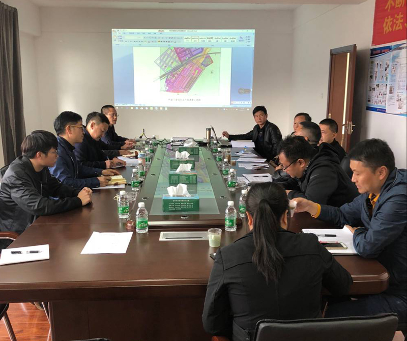 1542329868926904.jpg 专题研讨会2.jpg