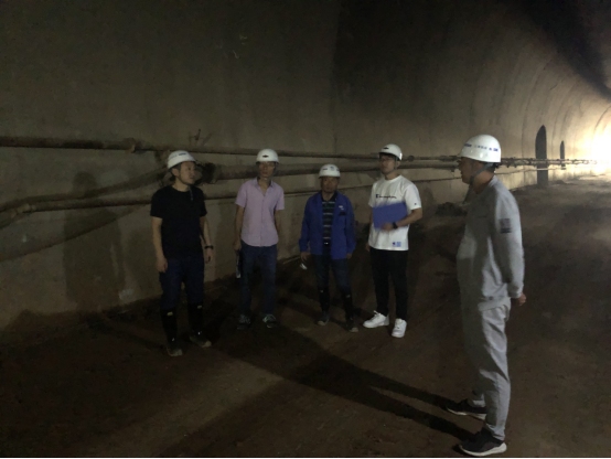 1565143926257502.jpg 李荣峰调研.jpg