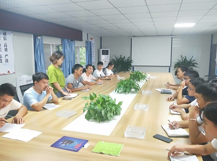 1567409091134151.jpg 联合公司团支部集中学习1.jpg