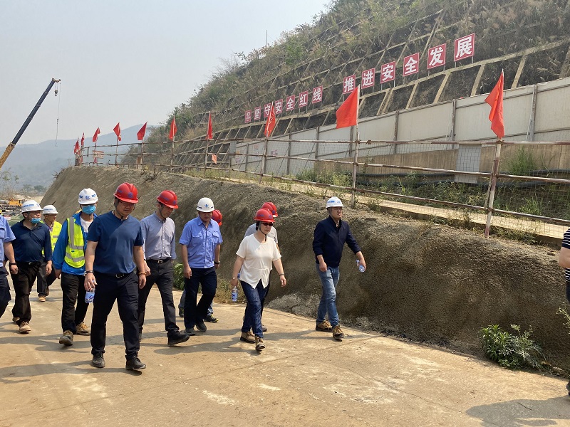 1585301637323039.jpg 实地查看6#承台.jpg