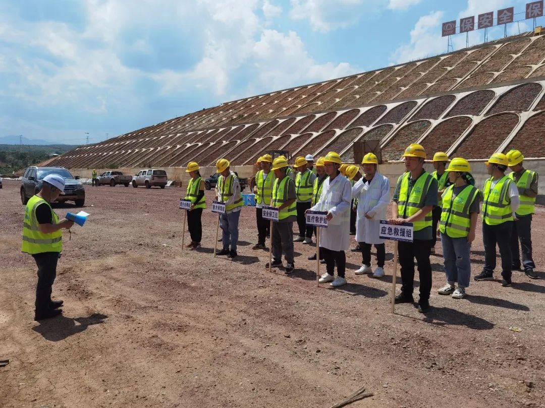 1653613831733814.jpg 2022-05-25-永大项目开展高空坠落事故暨消防安全应急演练.jpg