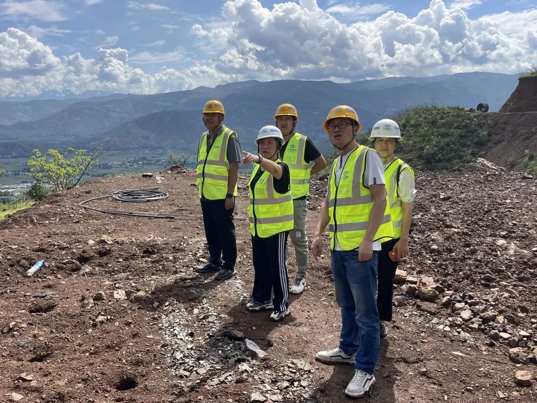 1659493308644248.jpg 公司工会到宾鹤高速公路项目开展“夏送清凉”慰问活动2.jpg