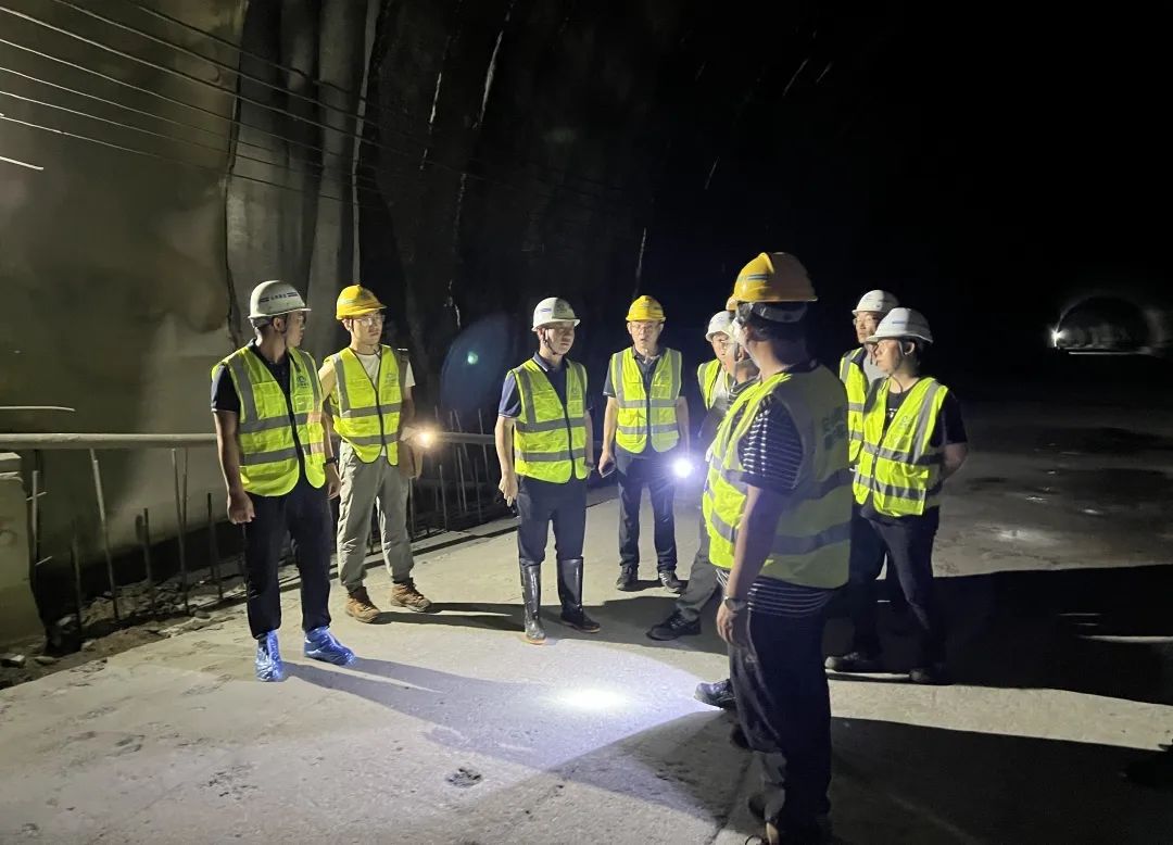 1660613439431458.jpg 金光祥带队到永勐项目开展安全综合大检查及“夏送清凉”慰问活动1.jpg