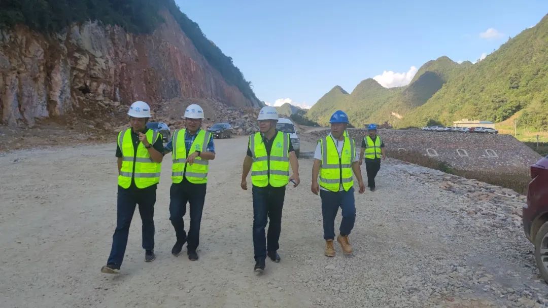 1665196739570857.jpg 2022-10-05-李元鸿带队到那兴项目开展国庆期间综合检查.jpg