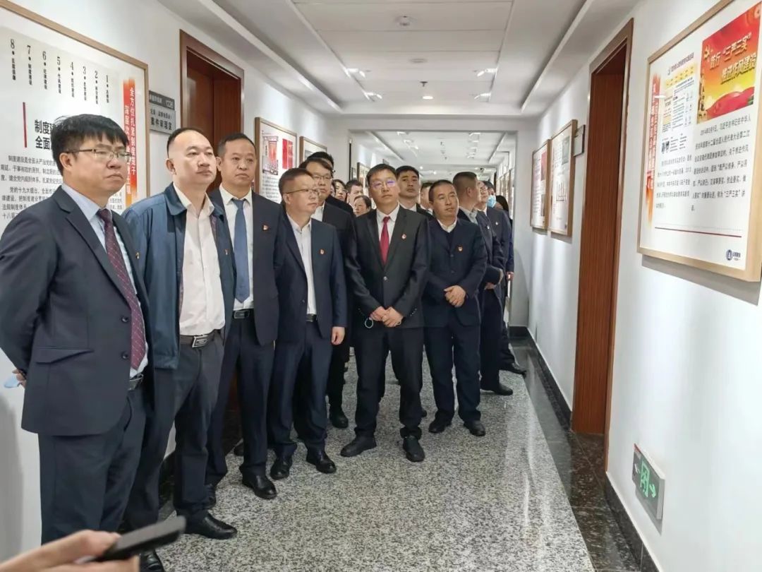 1667178888888854.jpg 2022-10-29公司纪委组织领导干部参观集团廉洁警示教育基地.jpg